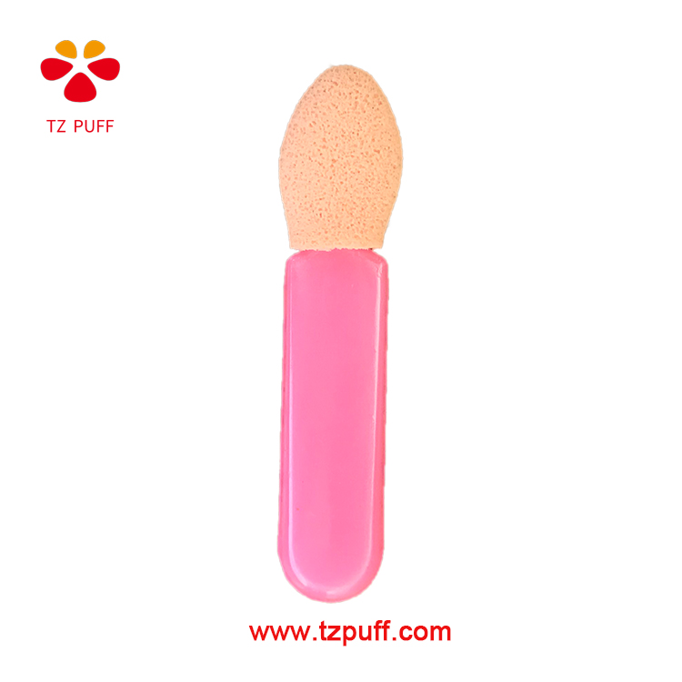 sponge eyeshadow applicator with foam tip